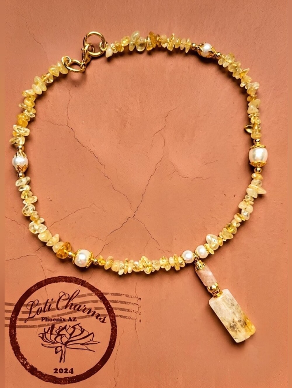 About the listing:Citrine Chip Beads And Pearls With Citrine Pendant Necklace